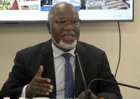 L. Mussington "préfère être critiqué pour avoir essayé de construire quelque chose que d'être félicité pour n'avoir rien entrepris"
